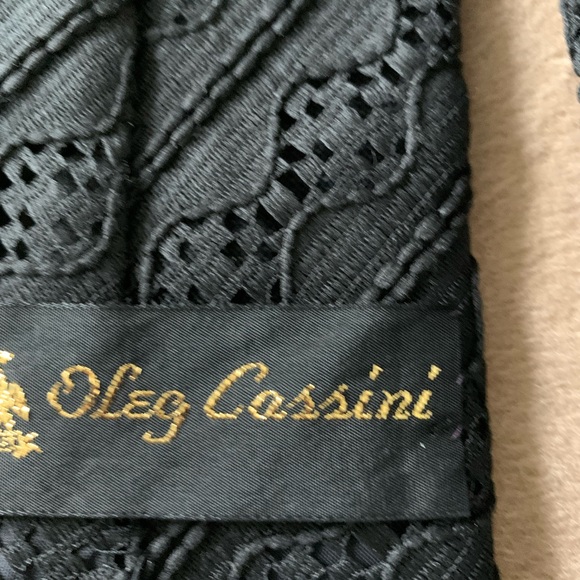 Vintage Oleg Cassini Tie - Picture 3 of 5